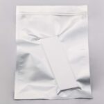 Vakuumverpackung mit einem Gegenstand darin.
