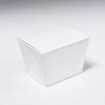 Eine weiße Box als Verpackungsmuster für Falteinschlag