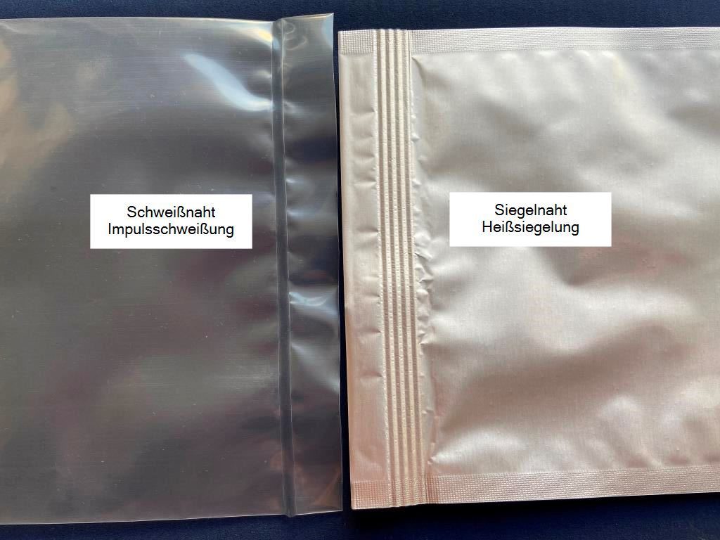 Ein Vergleich zwischen zwei Nähten, einmal eine Folie die geschweißt wurde und ein Verbundmaterial das gesiegelt wurde. Eine Naht ist glatt und dünn, die andere Naht breiter und gerillt.